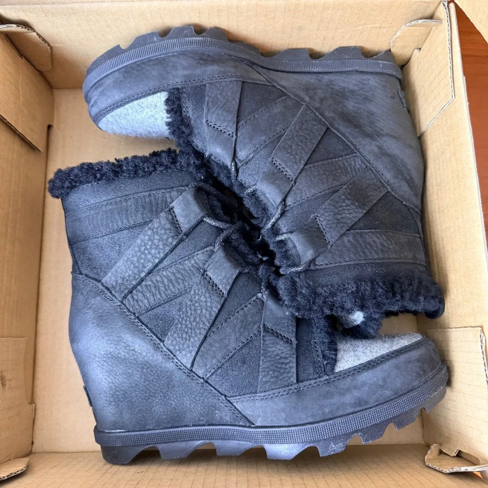 Sorel Joan of Arctic Wedge II Cozy Black Grey Shearling Wedge Boots Womens 8 NEW